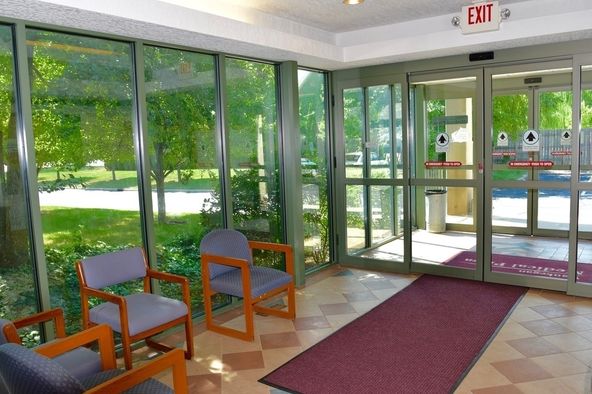 Waukegan Medical Plaza : 1616 Grand Ave, Waukegan, IL 60085